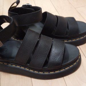 DR MARTENS CLARISSA II LEATHER SANDALS  SIZE 9 NEW